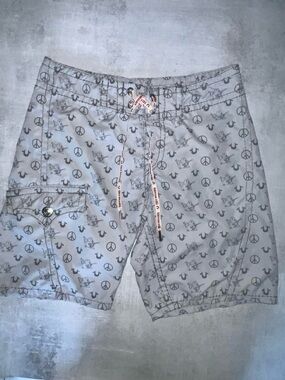Vintage Y2K 2010 True Religion Peace Sign Board Shorts